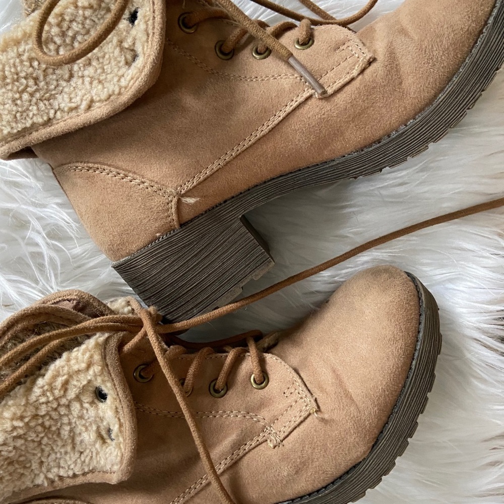 Brown winter boots size 6.5